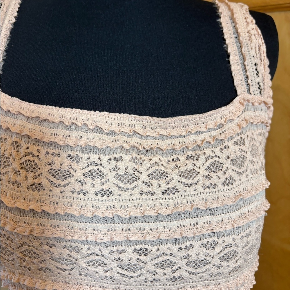 Max Studio Blush Pink Lace Top Size small - Picture 2 of 8